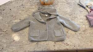 Baby GAP Gray Bear Hooded Knit‎ Cardigan Sweater with Ears 0-3 Months